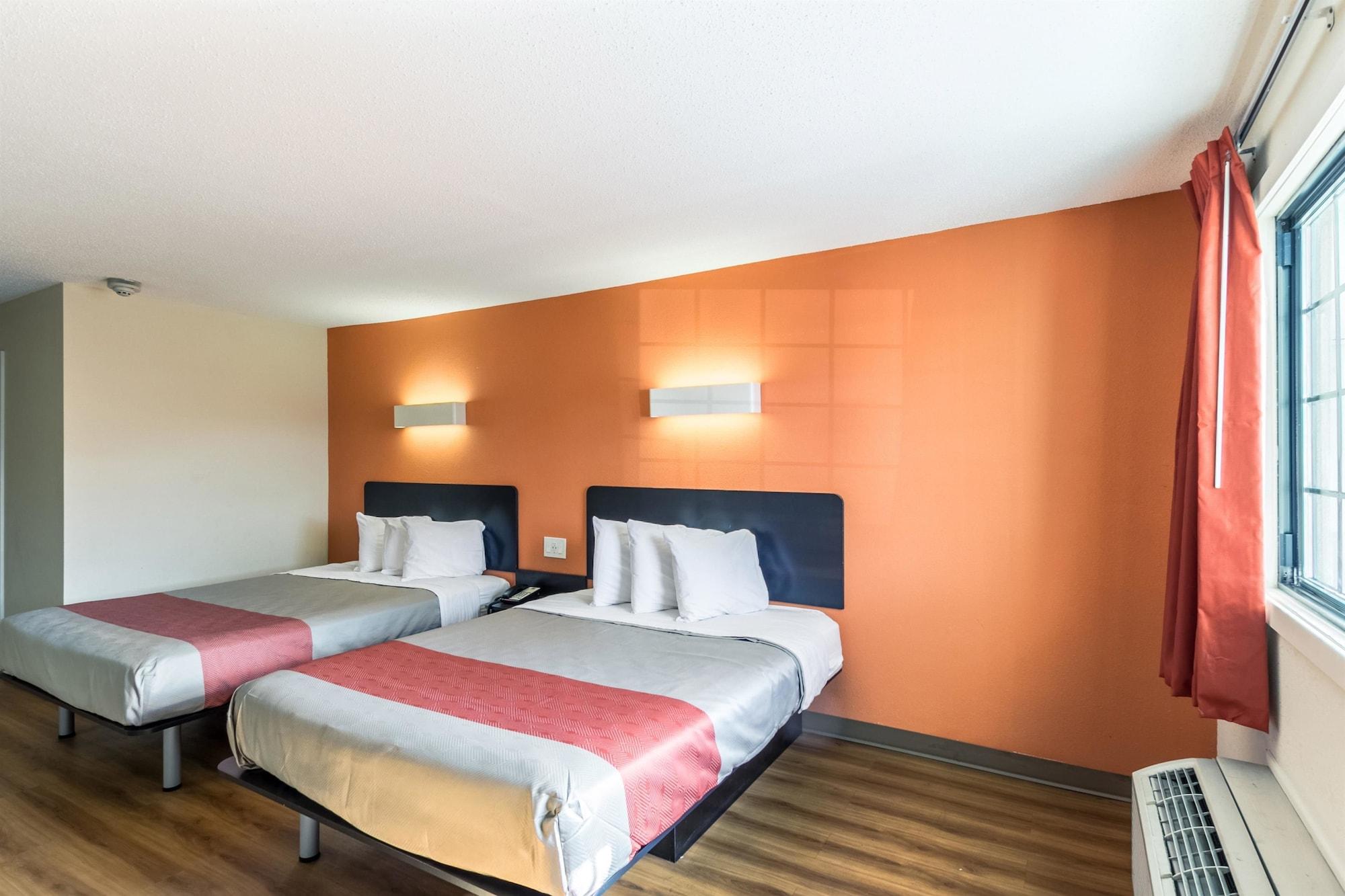 Motel 6 Нью-Брансуик Экстерьер фото